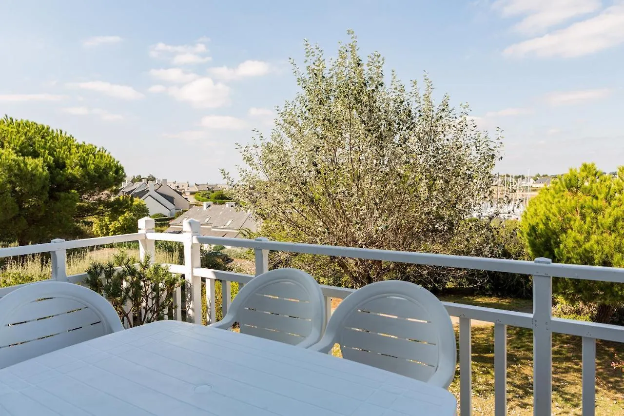 A Deux Pas De La Marina Bel Appartement Pour Six Personnes A Arzon 0*,  France