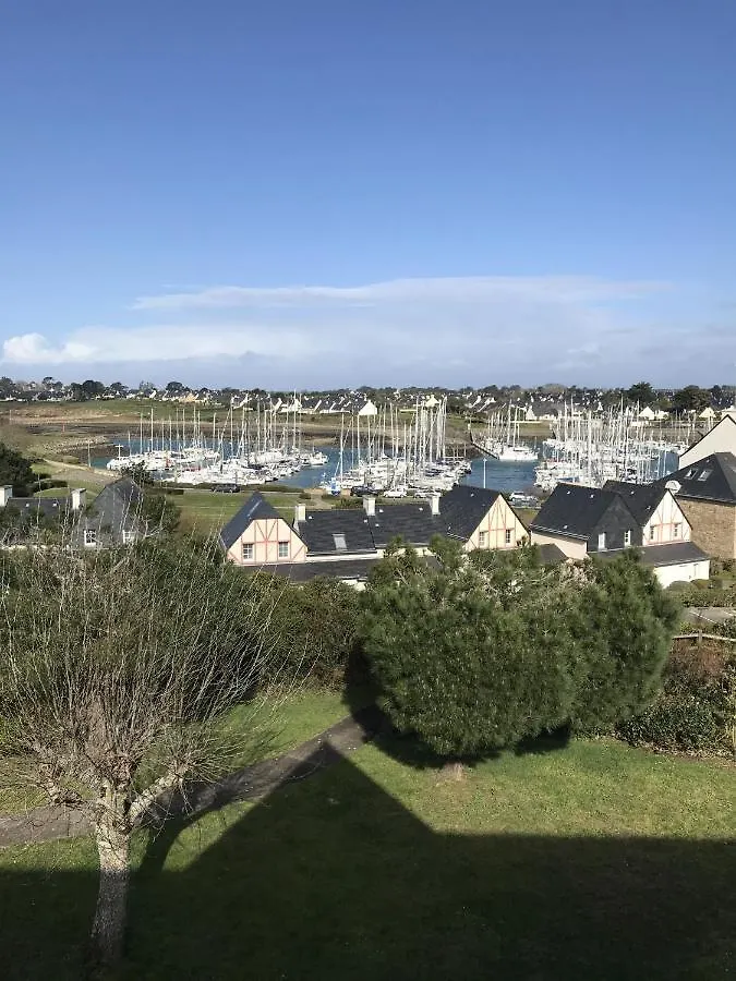 A Deux Pas De La Marina Bel Appartement Pour Six Personnes A Arzon 0*,  France